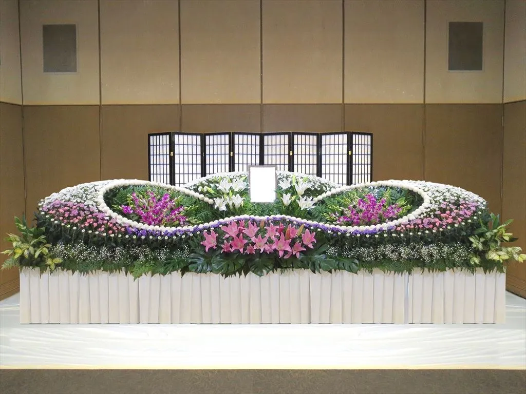 生花祭壇は2種類からお選びいただけます