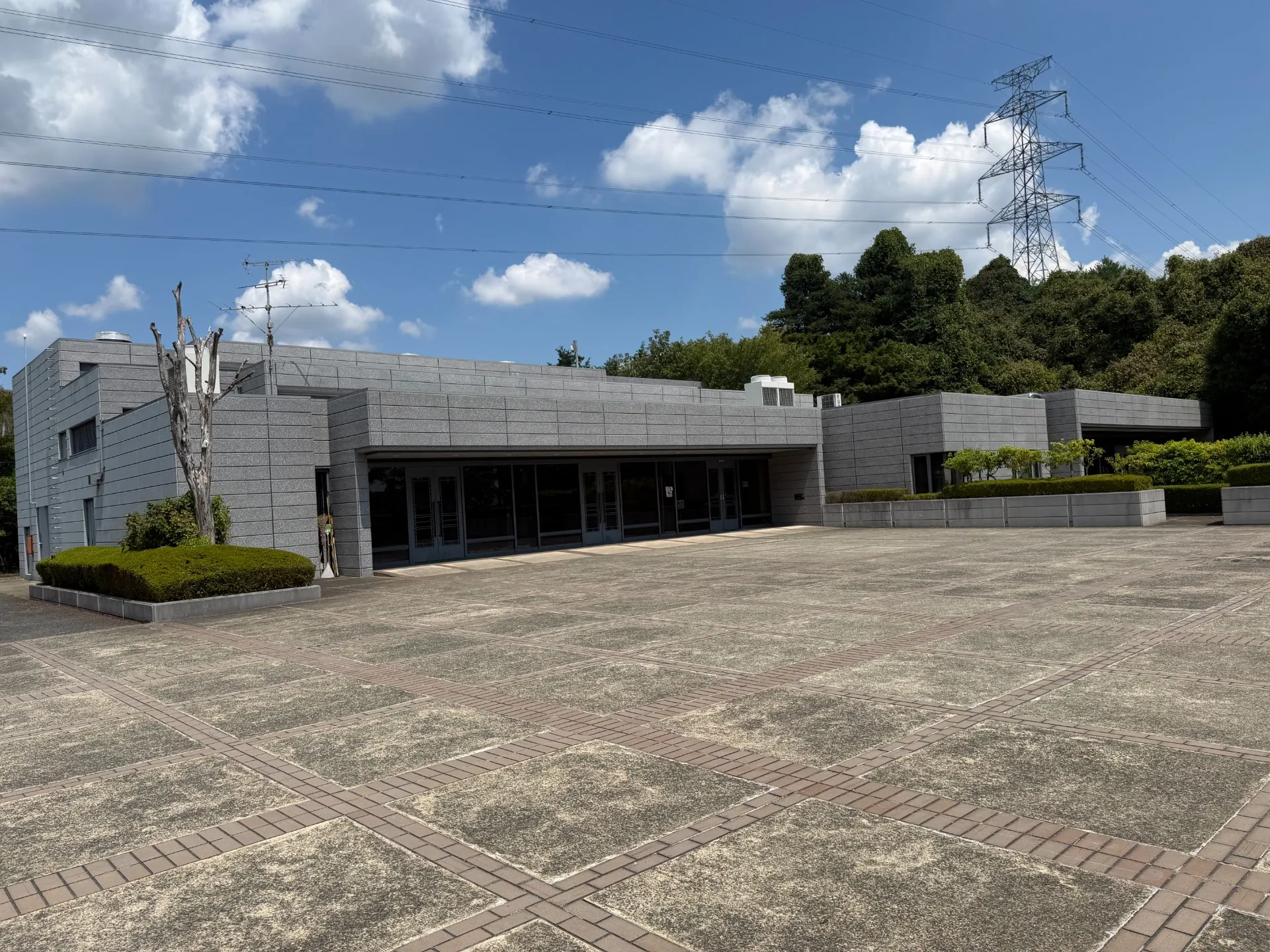川西市斎場